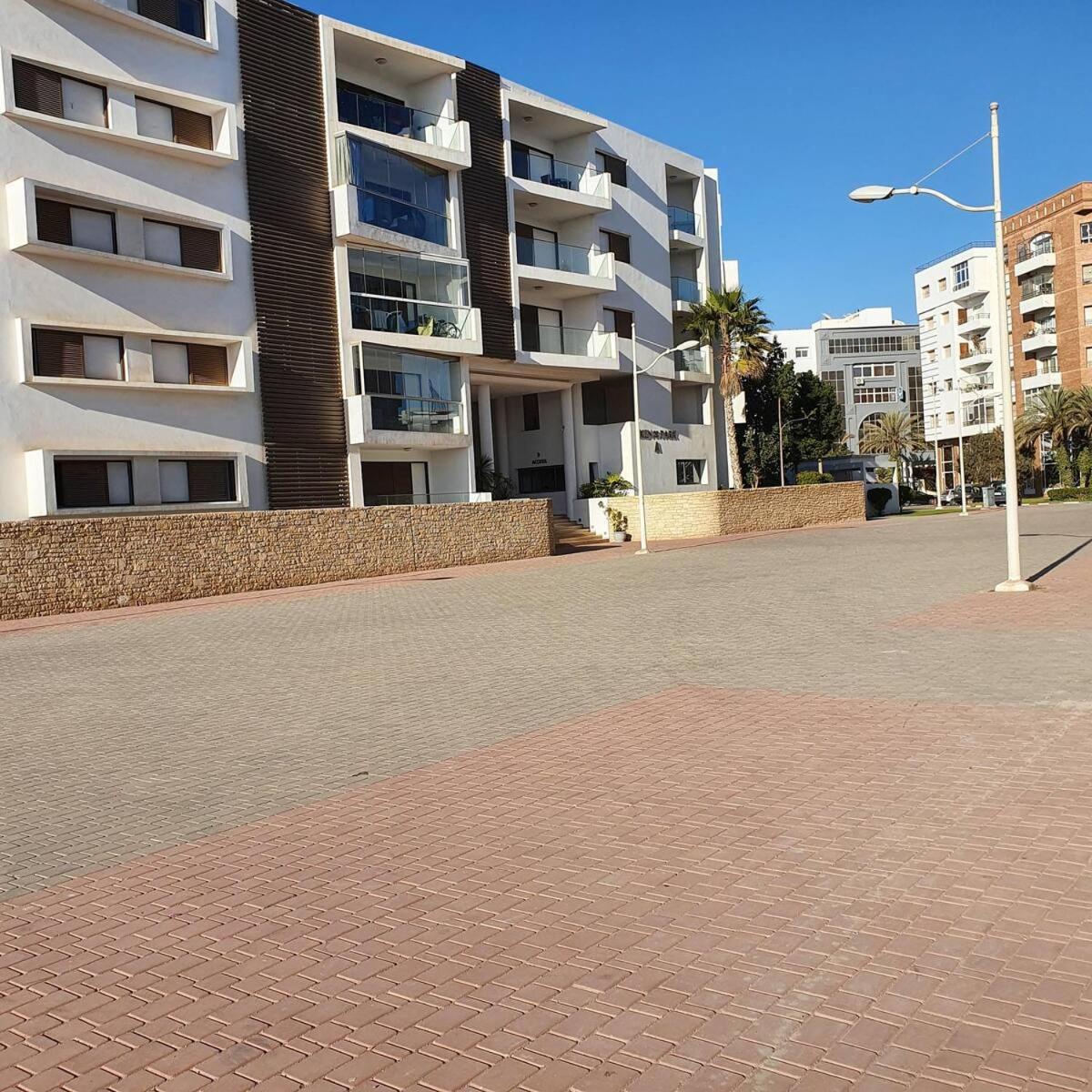 Central Panoramic View In Agadir Bay, Big Terrace, Pools, Wifi, Parking Lejlighed Eksteriør billede